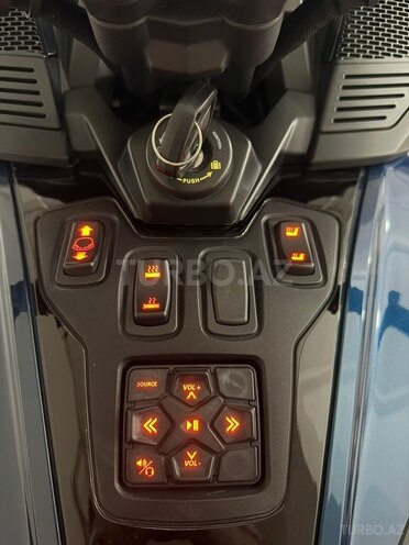 Can-Am Spyder RT-12