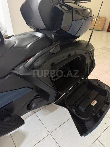 Can-Am Spyder RT-10