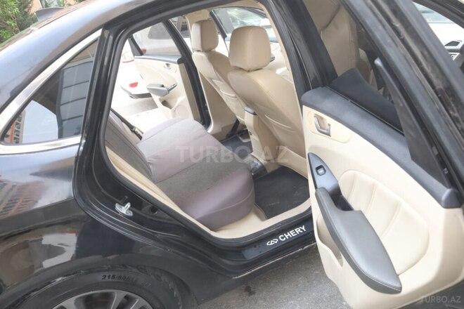 Chery Arrizo 7-6