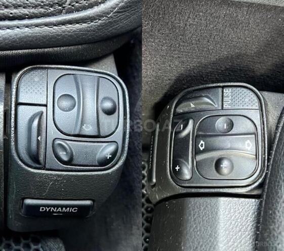 Mercedes E 320-21