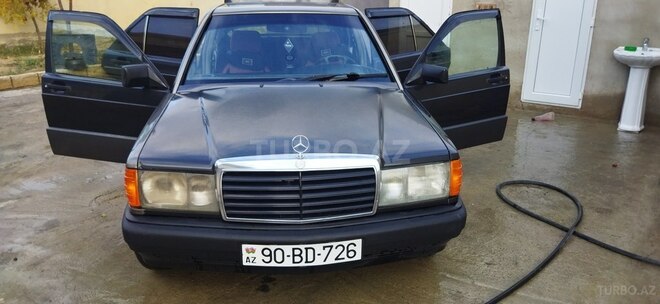 Mercedes 190-1