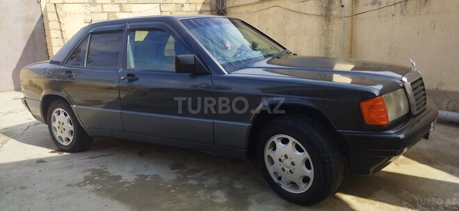 Mercedes 190-4