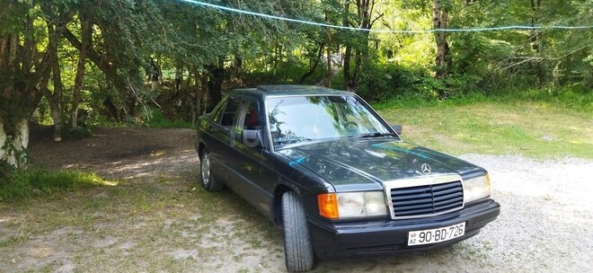 Mercedes 190-5