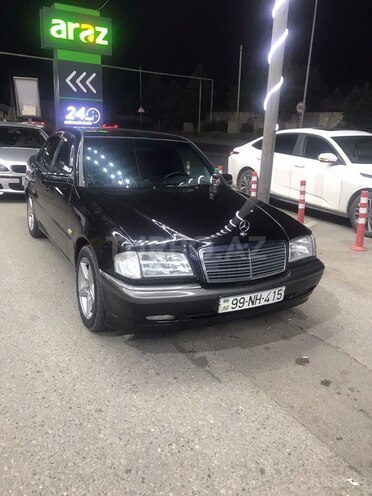 Mercedes C 200-1