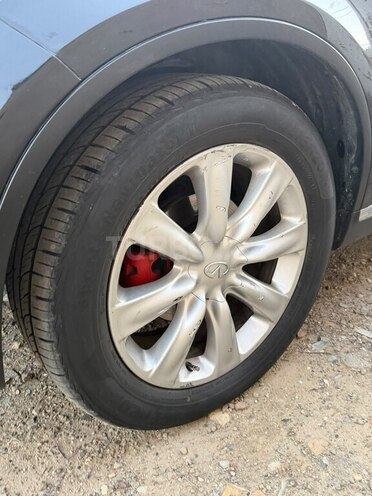 Infiniti FX35-6