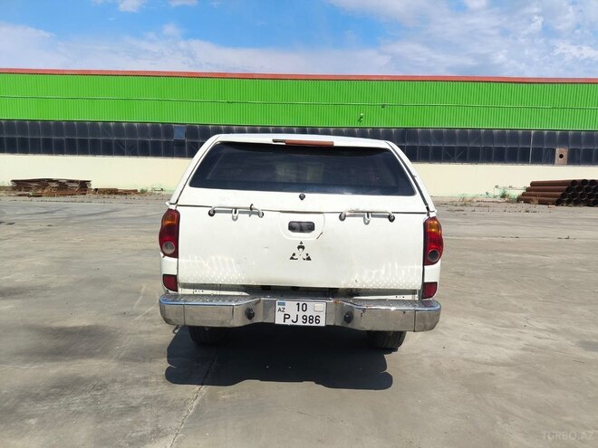 Mitsubishi L200-3