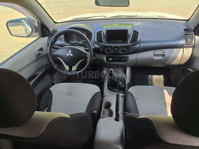 Mitsubishi L200-7