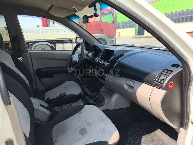 Mitsubishi L200-5
