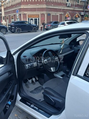 Opel Astra-11