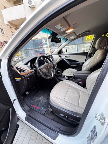 Hyundai Santa Fe-12