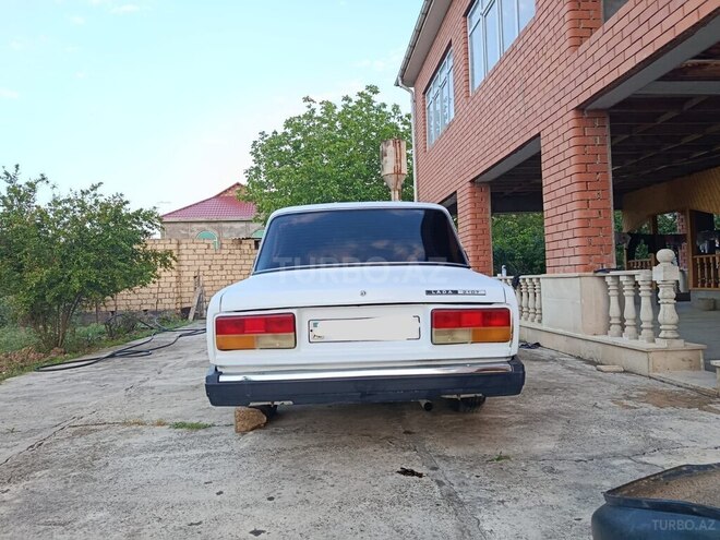 LADA (VAZ) 2107-2