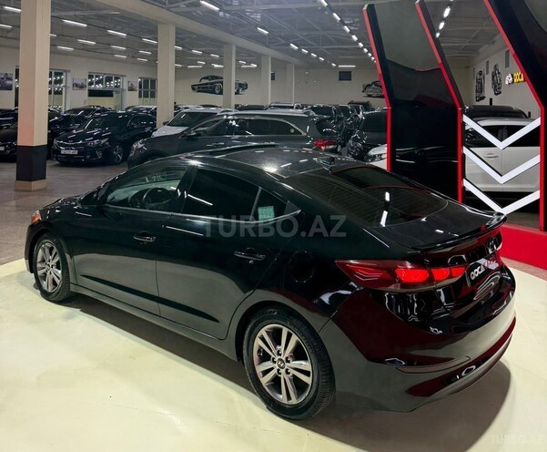 Hyundai Elantra-9
