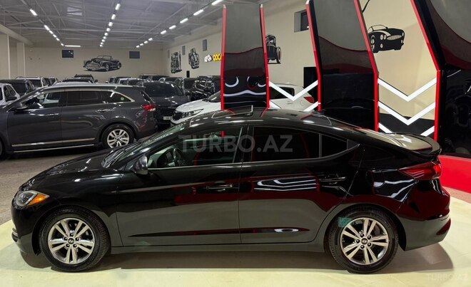 Hyundai Elantra-8
