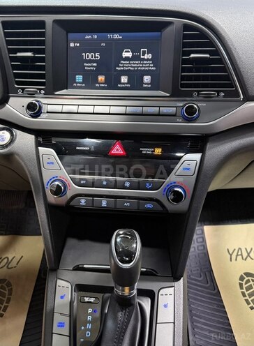 Hyundai Elantra-22
