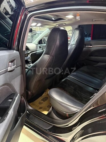 Hyundai Elantra-21