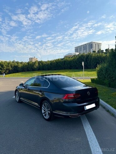 Volkswagen Passat-11