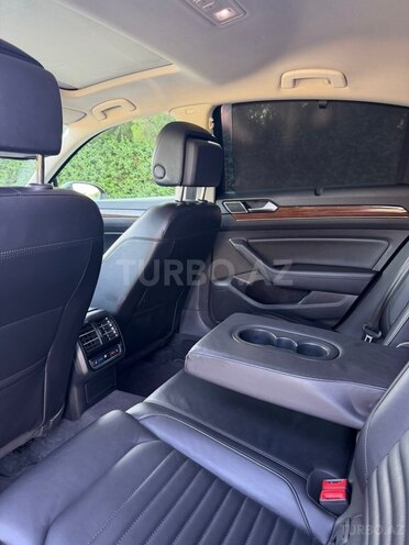 Volkswagen Passat-16