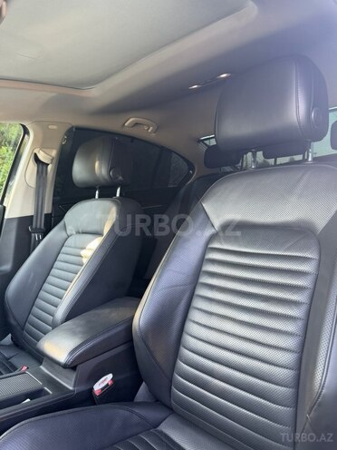 Volkswagen Passat-14
