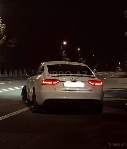 Audi A5-3