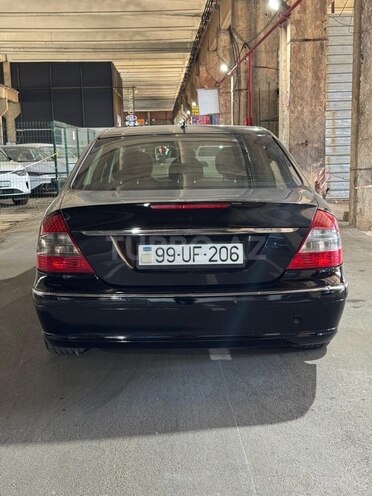 Mercedes E 220-2