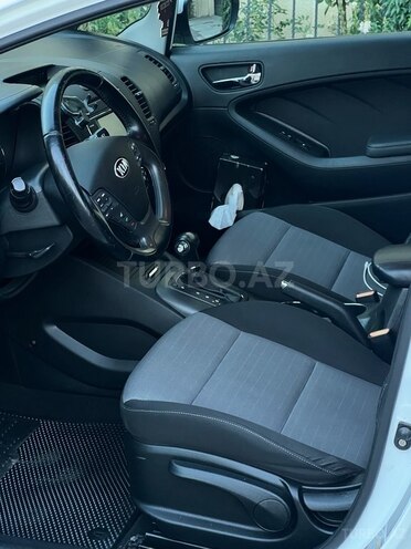 Kia Forte-13