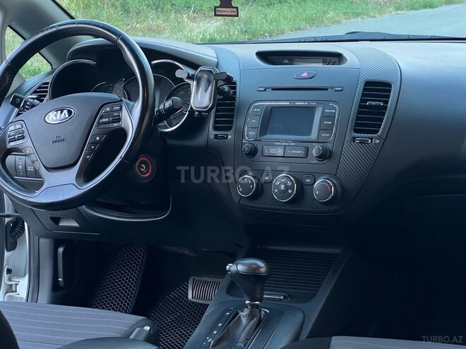 Kia Forte-11