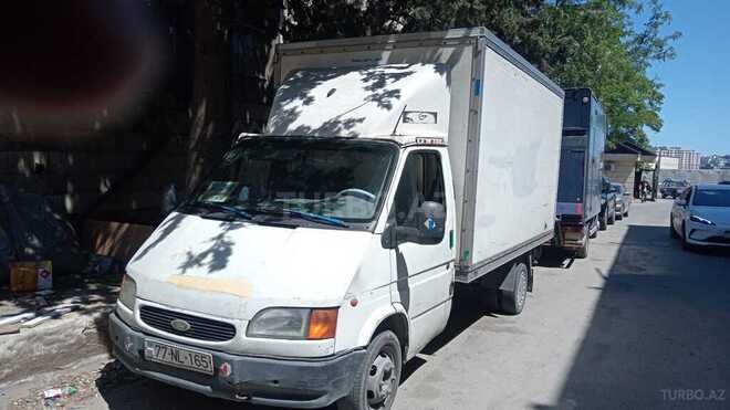 Ford Transit-4