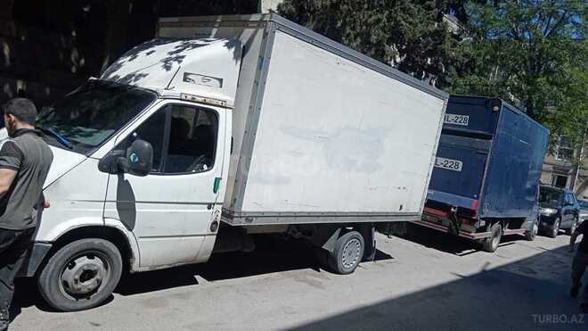 Ford Transit-5