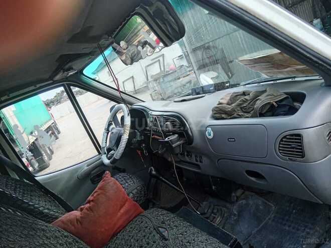 Ford Transit-6