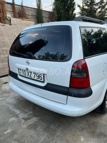 Opel Vectra-4