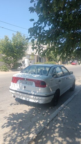 Volkswagen Polo-3