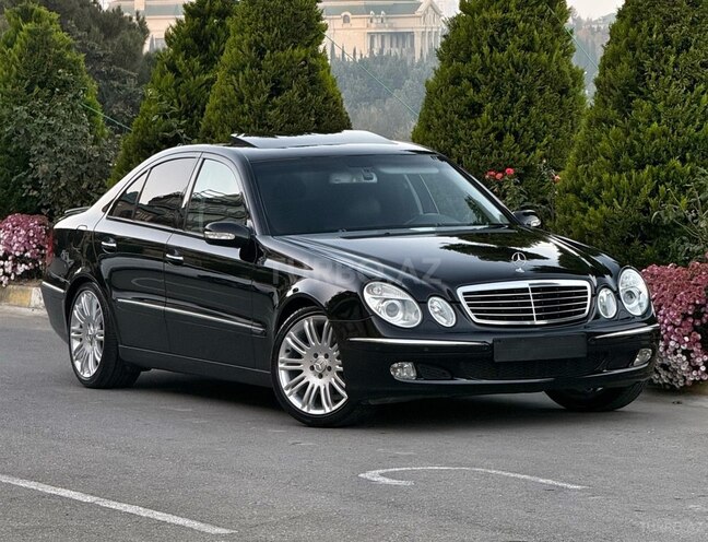 Mercedes E 240-1