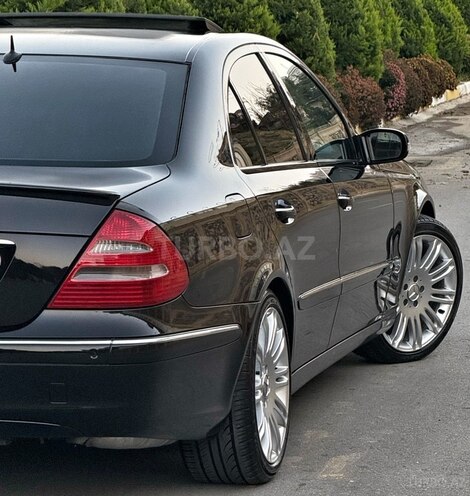 Mercedes E 240-13