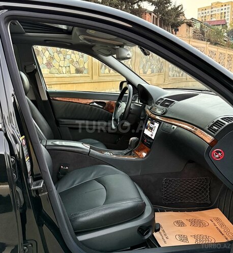 Mercedes E 240-16