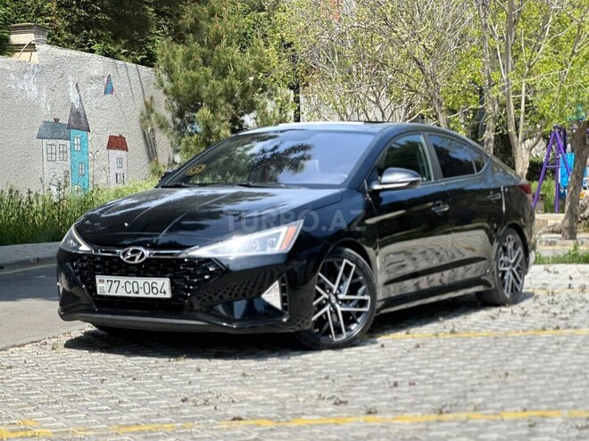 Hyundai Elantra-1
