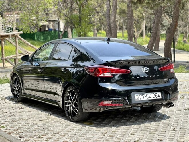 Hyundai Elantra-6