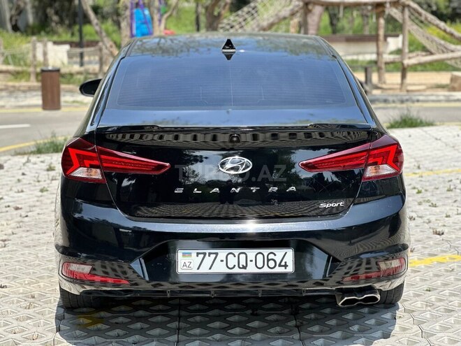 Hyundai Elantra-7