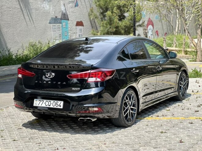 Hyundai Elantra-8