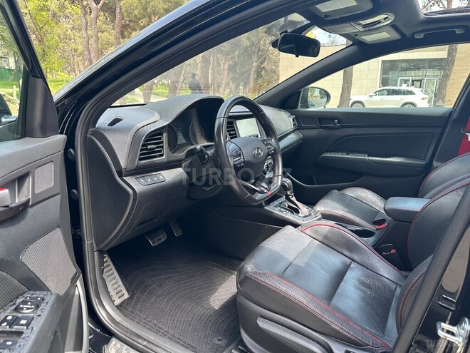 Hyundai Elantra-9