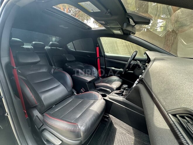 Hyundai Elantra-12