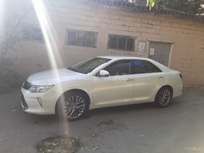 Toyota Camry-3