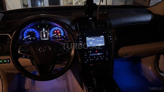 Toyota Camry-5