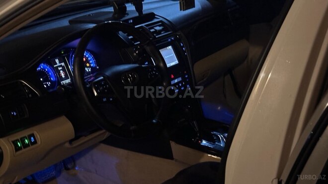 Toyota Camry-6