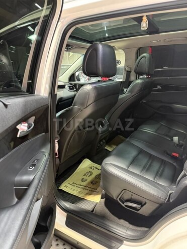 Kia Sorento-16