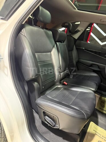 Kia Sorento-19