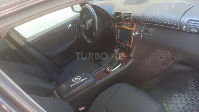 Mercedes C 240 4MATIC-3