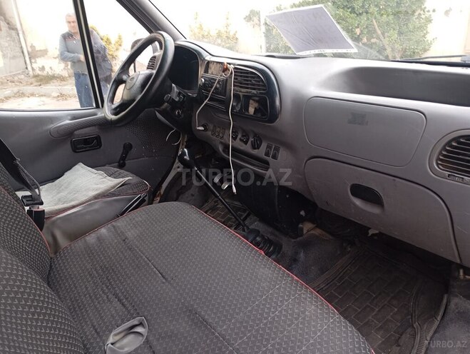 Ford Transit-3