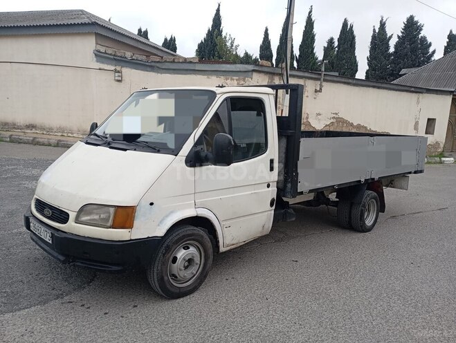 Ford Transit-5