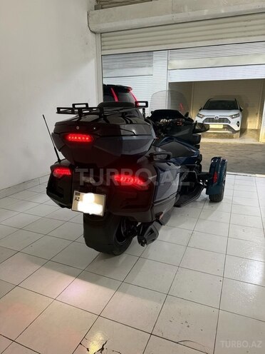 Can-Am Spyder RT-5