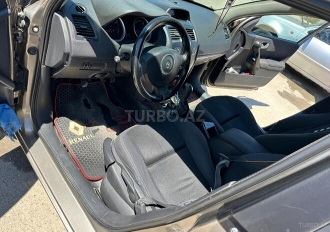 Renault Megane-14